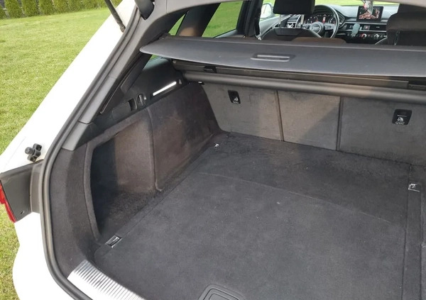 Audi A4 cena 65700 przebieg: 205400, rok produkcji 2016 z Ustka małe 22